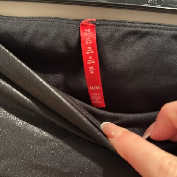 Spanx Faux Leather Leggings Black Medium - Picture 5 of 6